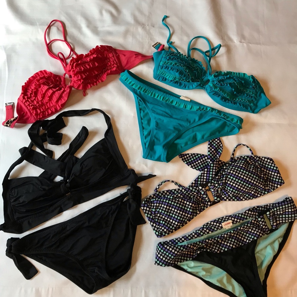 BUNDLE of 3 BIKINIS + top Med Mossimo/Xhileration